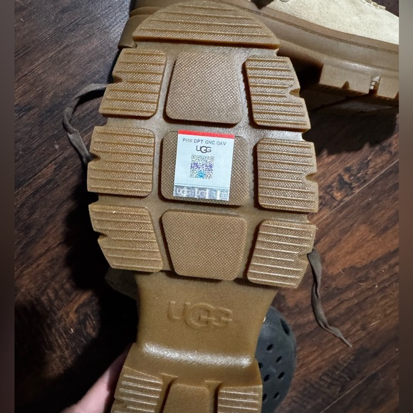 UGG Ashton waterproof boot 6.5W - Picture 3 of 6